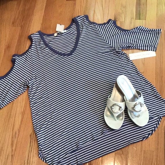 Hi Lo Peek A Boo Arm Blue Tunic NWT - Picture 2 of 8